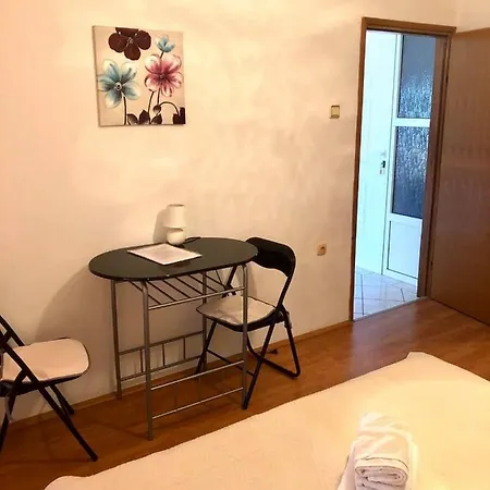 In With Terrace, Air Conditioning, Wi-fi
